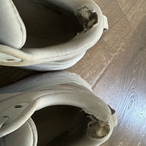 Hoka One One BONDI 8 Women's Running Shoes - Light Gray - Picture 2 of 4